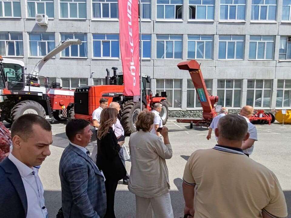Выставочная экспозиция с техникой Ростсельмаш