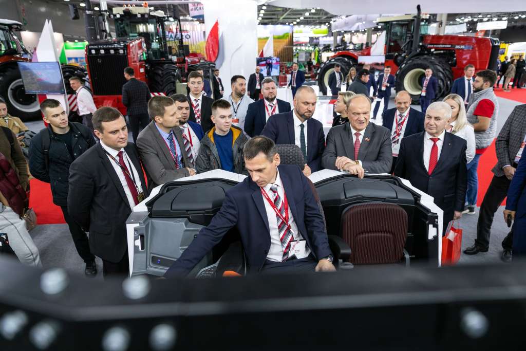 Депутат подчеркнул важность инвестиционных программ Ростсельмаш по выводу на рынок 90 новых моделей и модификаций техники